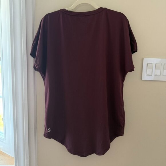 P'tula Vivian V Neck Cranberry Womens XL Workout Exercise Athlesiure Running Tee - Picture 2 of 3